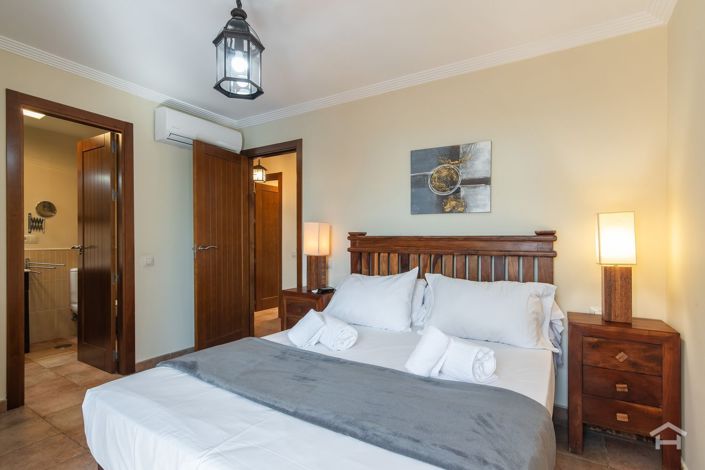 Image No.30-2 Bed Flat for sale