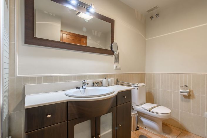 Image No.31-2 Bed Flat for sale