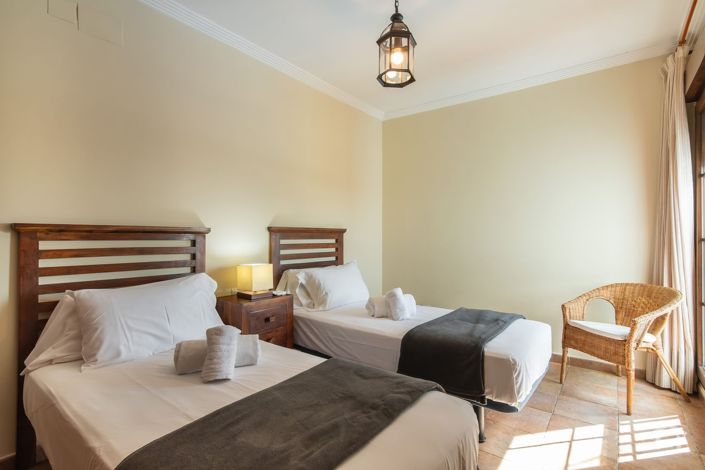 Image No.35-2 Bed Flat for sale