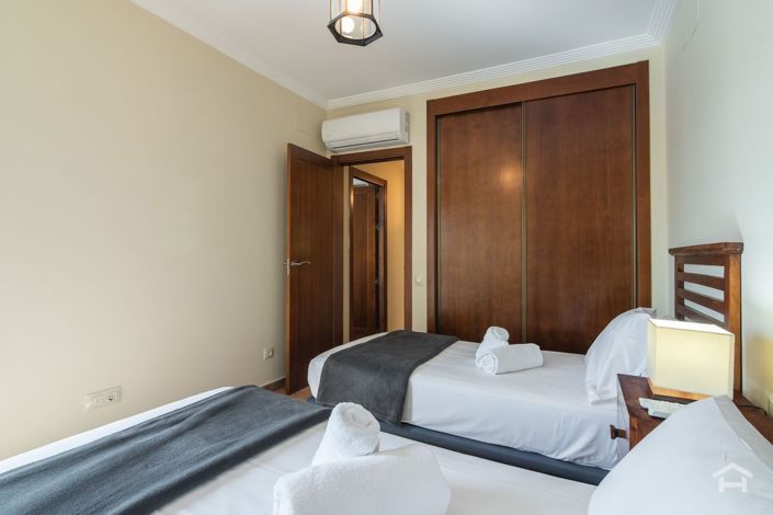 Image No.37-2 Bed Flat for sale