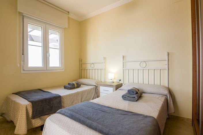 Image No.19-3 Bed Flat for sale