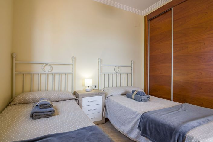 Image No.20-3 Bed Flat for sale