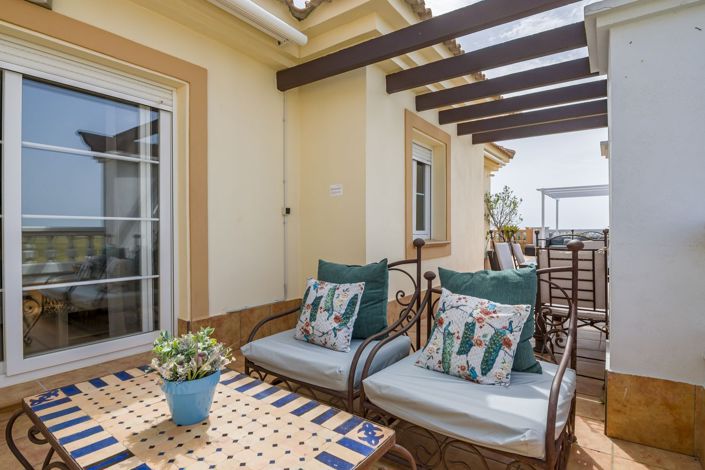 Image No.26-3 Bed Flat for sale