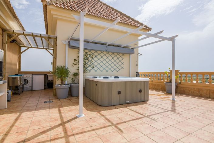 Image No.30-3 Bed Flat for sale