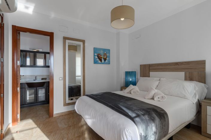 Image No.4-3 Bed Flat for sale