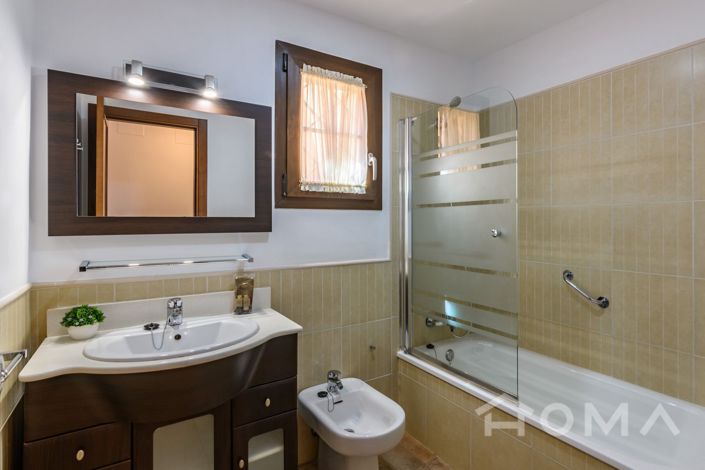 Image No.22-3 Bed Flat for sale