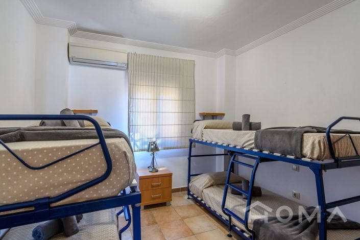 Image No.25-3 Bed Flat for sale