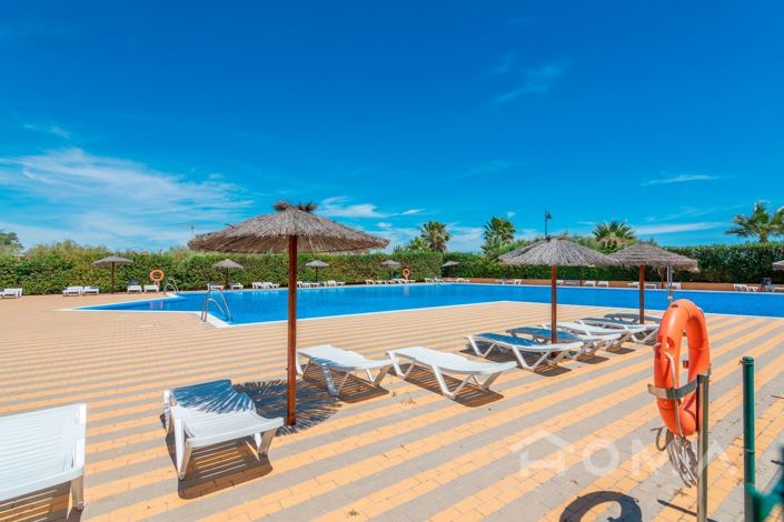 Image No.27-3 Bed Flat for sale