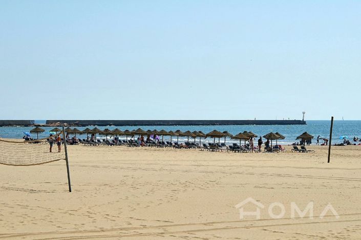 Image No.33-3 Bed Flat for sale