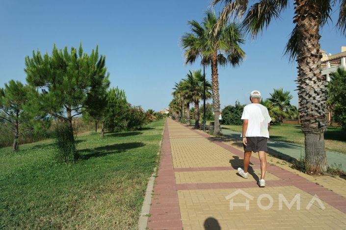 Image No.45-3 Bed Flat for sale