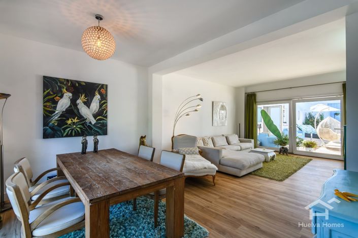 Image No.12-8 Bed Villa for sale