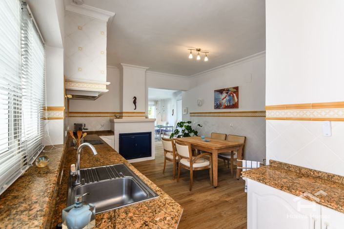 Image No.13-8 Bed Villa for sale