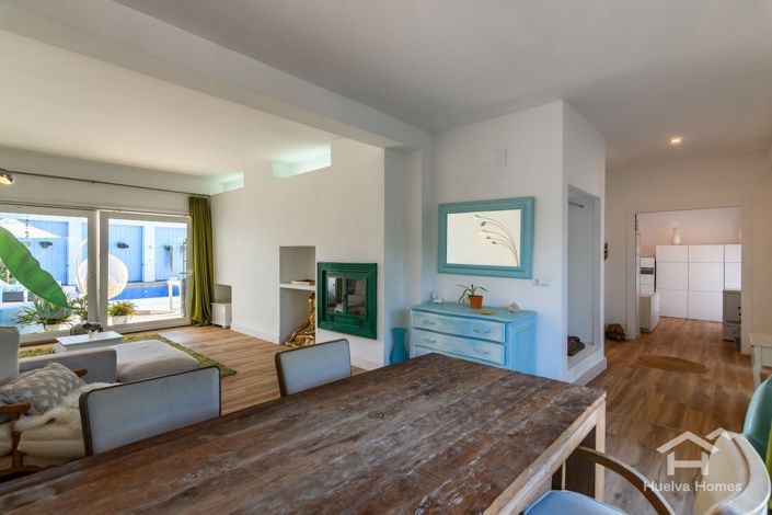 Image No.15-8 Bed Villa for sale