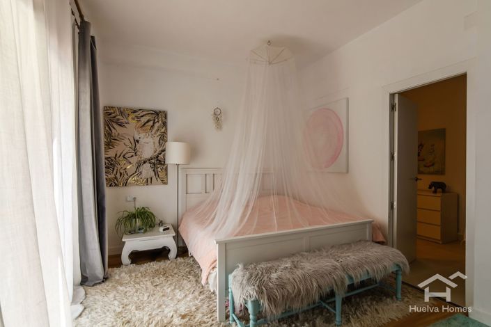 Image No.23-8 Bed Villa for sale