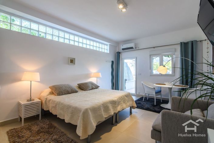 Image No.25-8 Bed Villa for sale