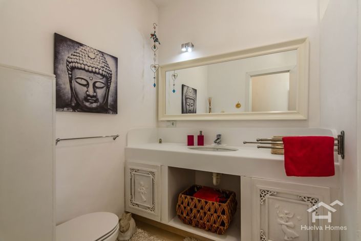 Image No.28-8 Bed Villa for sale