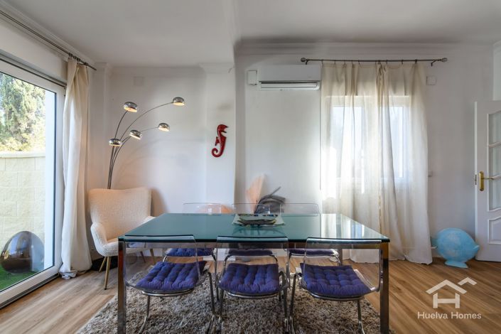 Image No.31-8 Bed Villa for sale