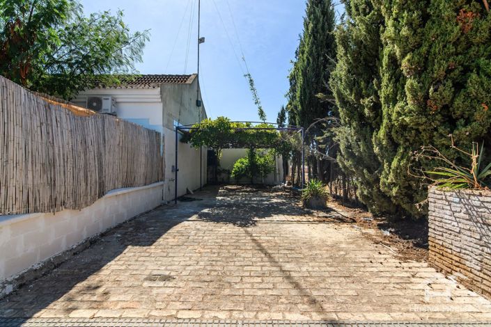 Image No.41-8 Bed Villa for sale