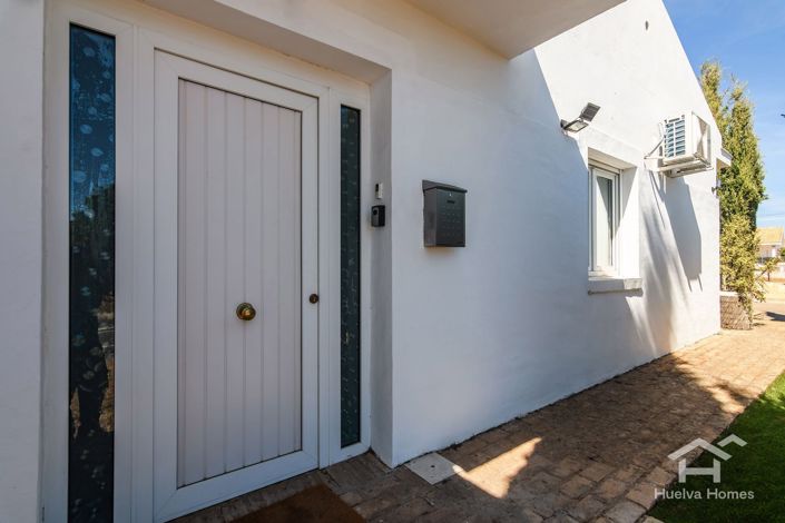 Image No.42-8 Bed Villa for sale