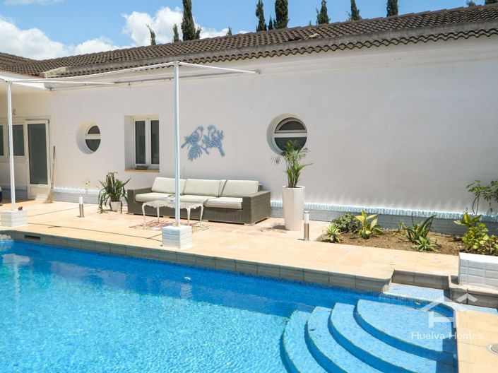 Image No.44-8 Bed Villa for sale