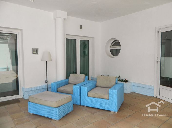 Image No.47-8 Bed Villa for sale
