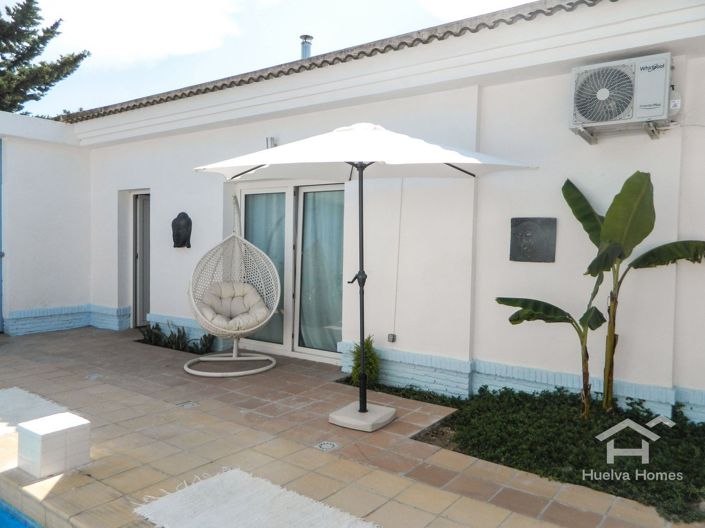 Image No.48-8 Bed Villa for sale