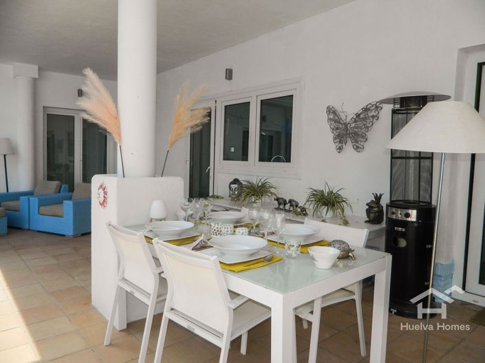 Image No.49-8 Bed Villa for sale