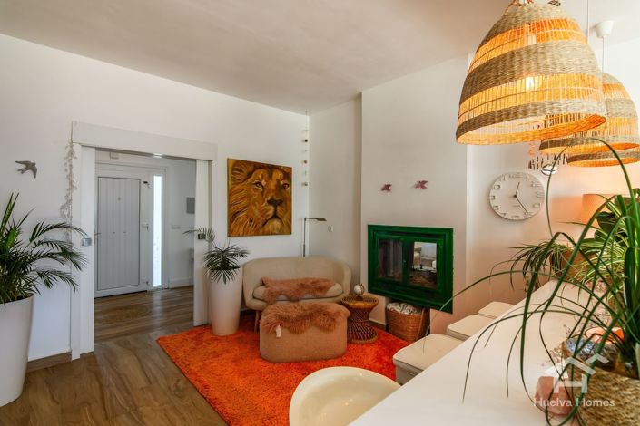 Image No.7-8 Bed Villa for sale