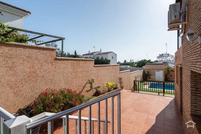 Image No.10-6 Bed Villa for sale