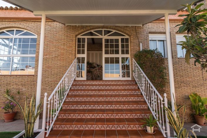 Image No.12-6 Bed Villa for sale