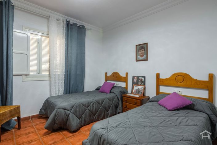 Image No.26-6 Bed Villa for sale