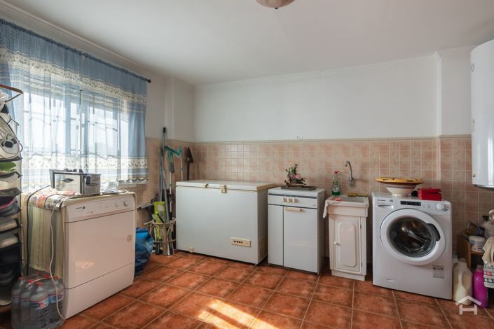 Image No.28-6 Bed Villa for sale