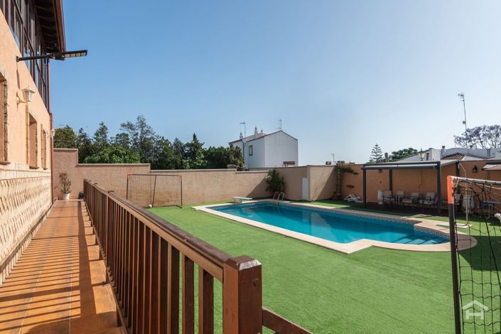 Image No.5-6 Bed Villa for sale
