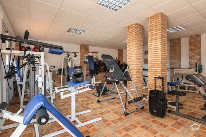 Image No.9-6 Bed Villa for sale