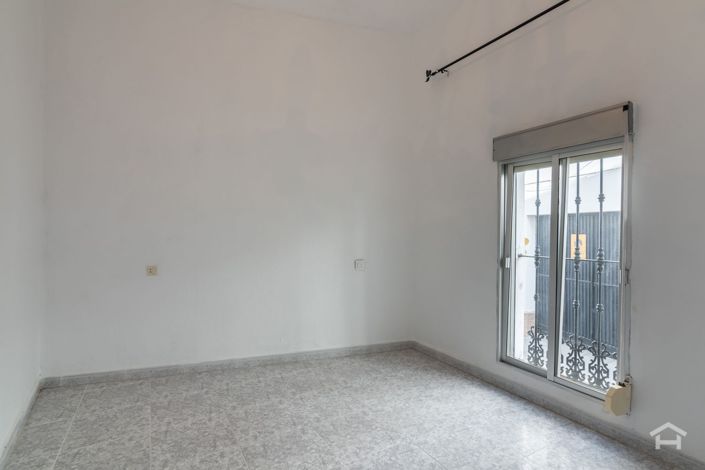 Image No.2-3 Bed Villa for sale