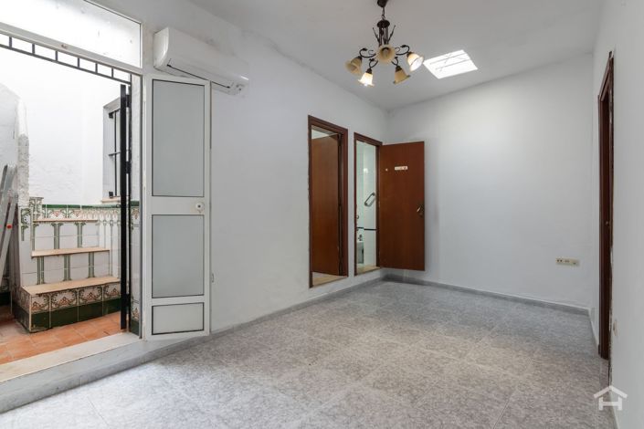 Image No.9-3 Bed Villa for sale