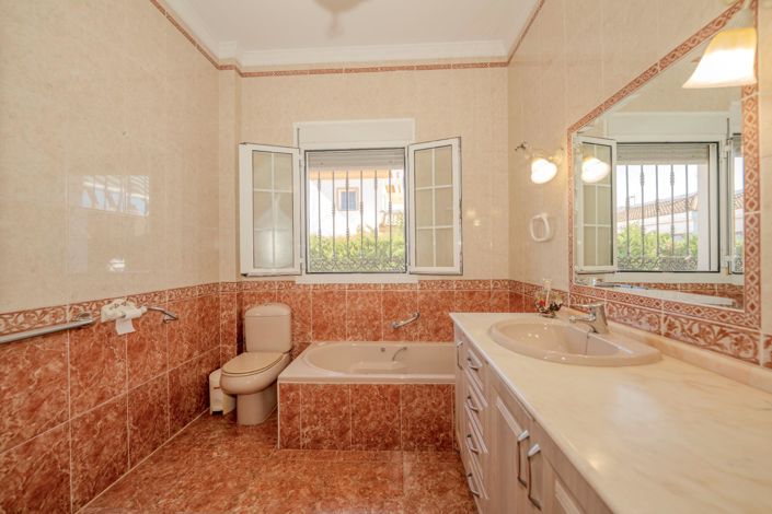 Image No.20-Villa de 4 chambres à vendre à Ayamonte