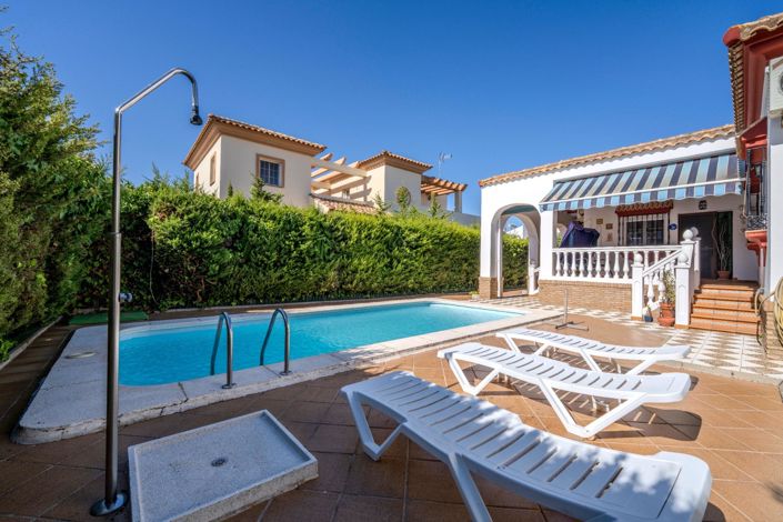 Image No.3-Villa de 4 chambres à vendre à Ayamonte