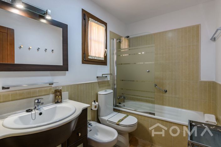 Image No.12-3 Bed Apartment for sale