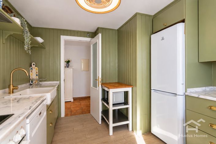 Image No.10-2 Bed Apartment for sale