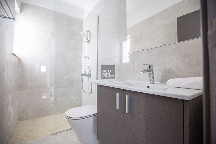 Image No.19-3 Bed House for sale