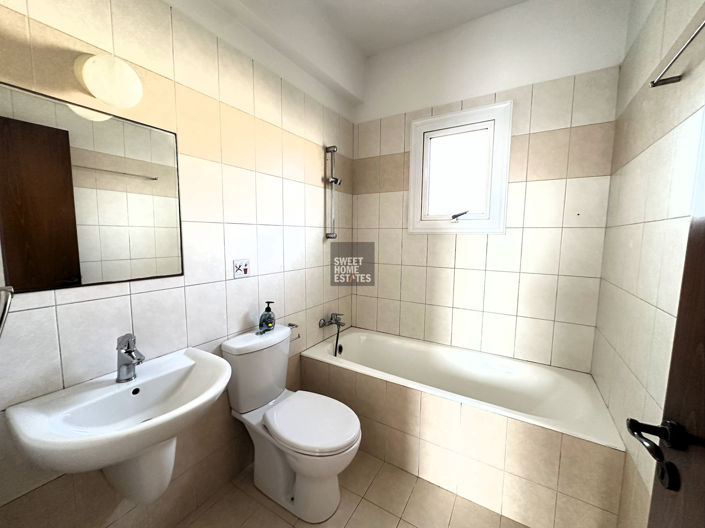 Image No.11-3 Bed House for sale