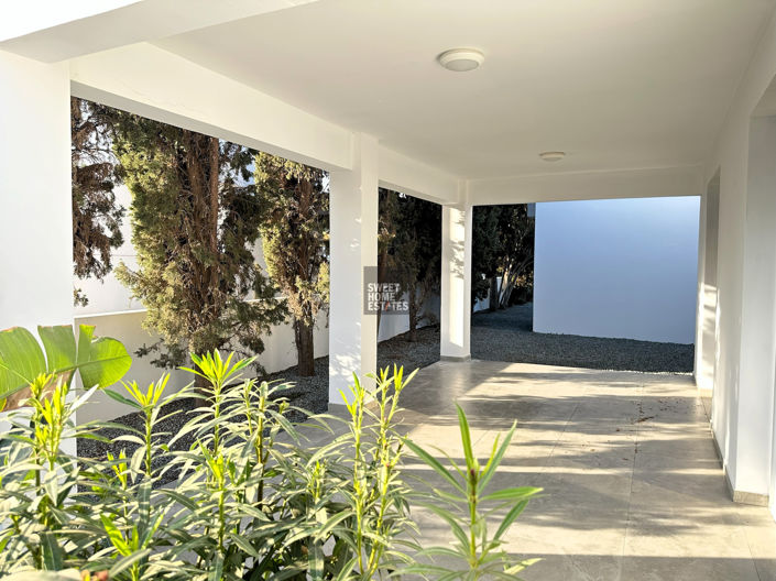 Image No.8-3 Bed House for sale