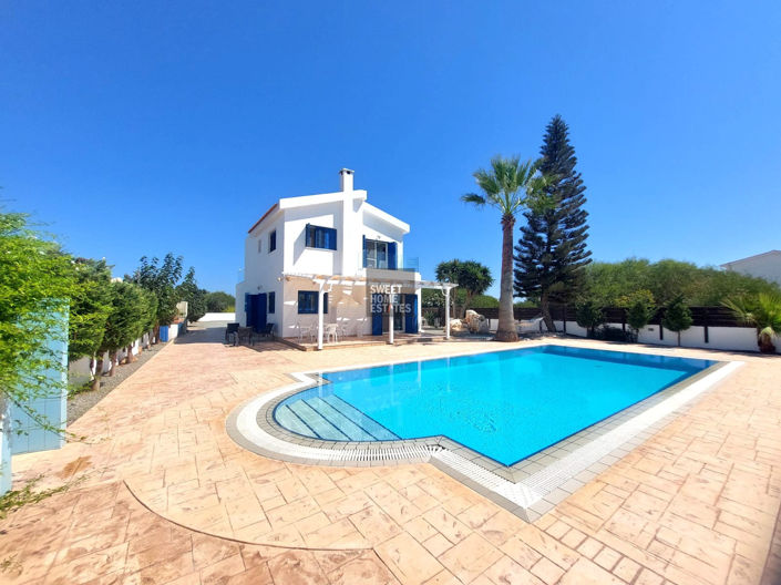 Image No.2-Maison de 4 chambres à vendre à Famagusta