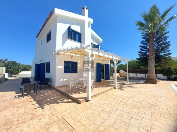 Image No.3-Maison de 4 chambres à vendre à Famagusta