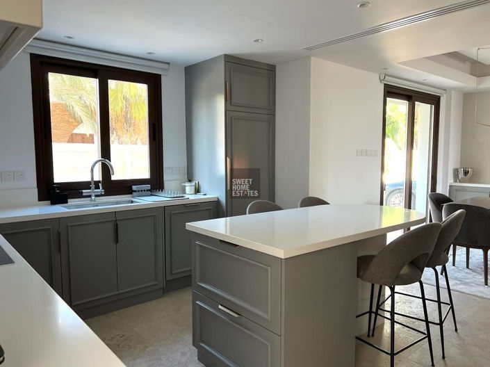 Image No.14-3 Bed House for sale