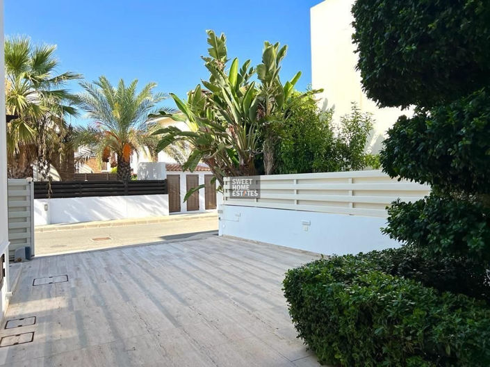 Image No.40-3 Bed House for sale