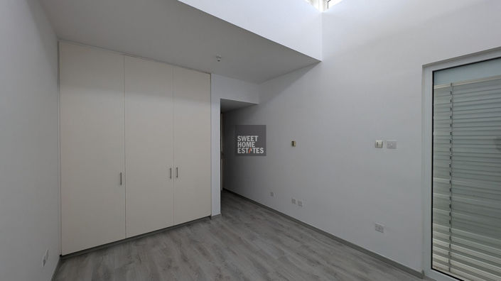 Image No.18-3 Bed House for sale