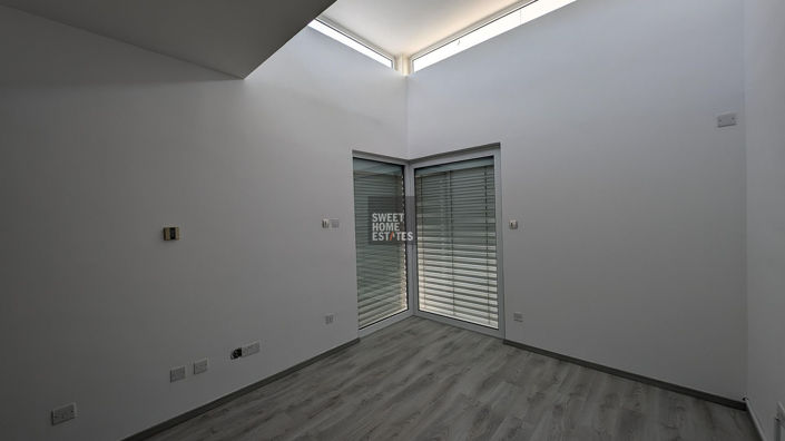 Image No.21-3 Bed House for sale