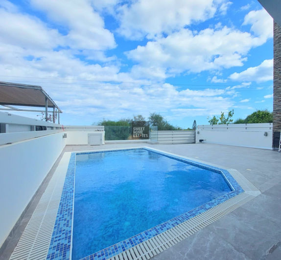 Image No.10-3 Bed House for sale